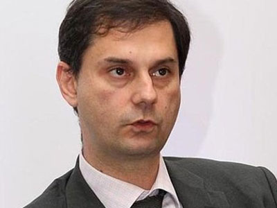 Θεοχάρης: Τα μπλοκάκια στο στόχαστρο